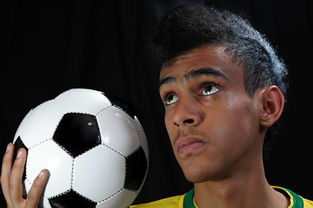 爱游戏体育娱乐-中锋背身拿球能力是否成就球队进攻节奏控制，中锋背打教学视频  第2张